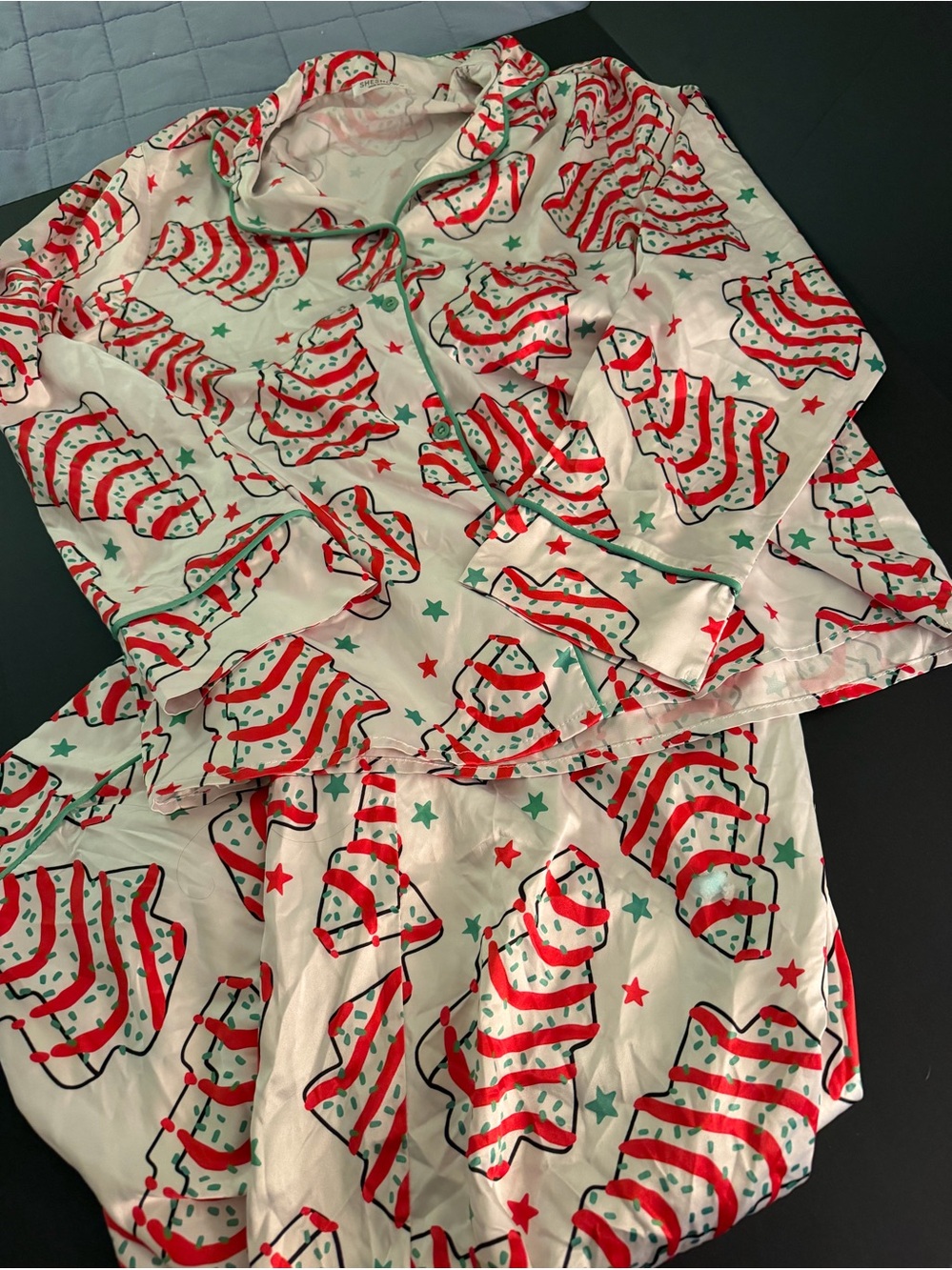Sheshow Christmas Tree Cakes Silky pajamas women’s medium